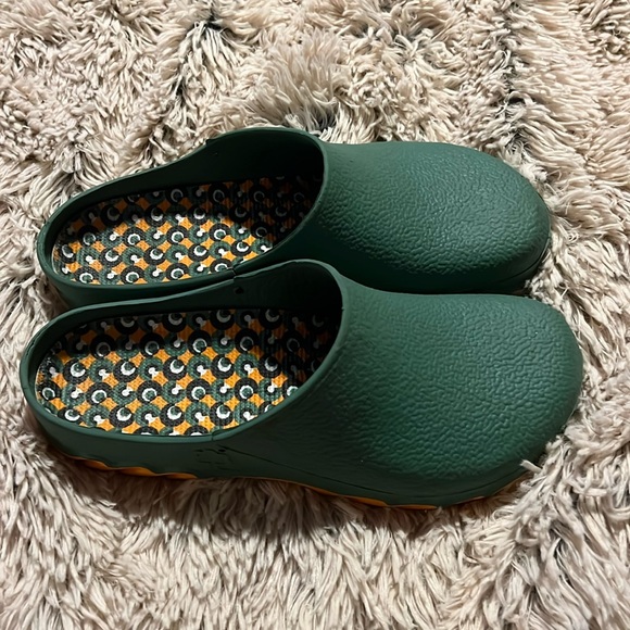 Esmara - Picture 1 of 8